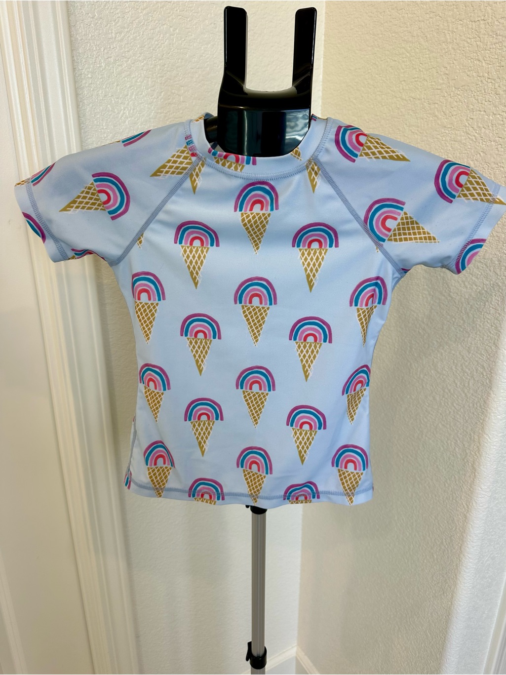 Vguc Tea Collection Girls Short Sleeve Rashguard And Coral Bikini Bottoms Size 7